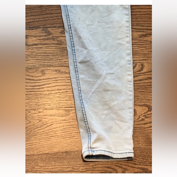 Velero Mens Lightwash Distressed Streetwear Blue Jeans, Size 40x32 - Picture 3 of 12